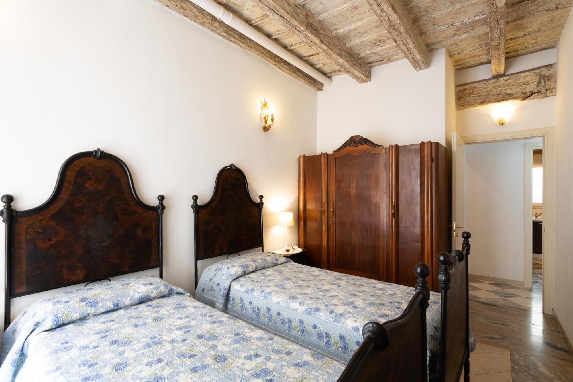 La Castellana Apartment Бергамо Екстериор снимка