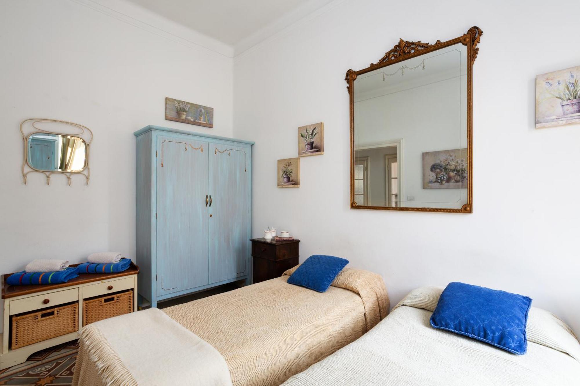 La Castellana Apartment Бергамо Екстериор снимка